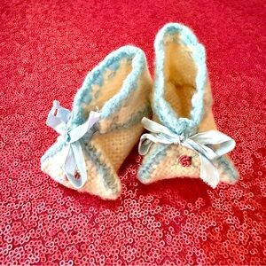 🪺VINTAGE Cross Stitch Handmade Baby Newborn Booties